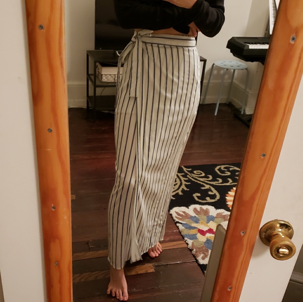 Airy long open skirt with shorts